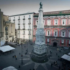 La Galleria Naples