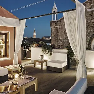 Bed & Breakfast Bloom Settimo Cielo, Venice