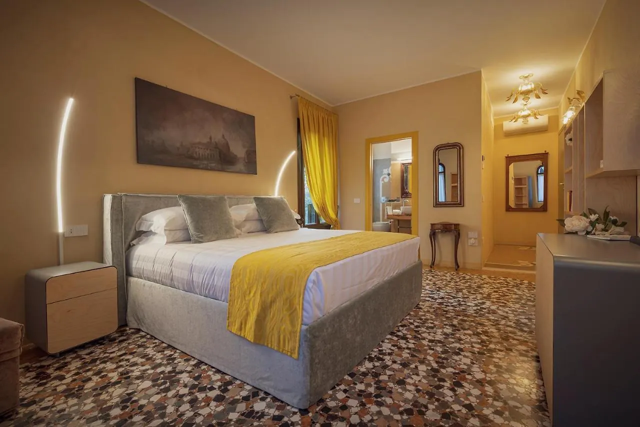 Cinqueteste Luxury Home Venice Guest house