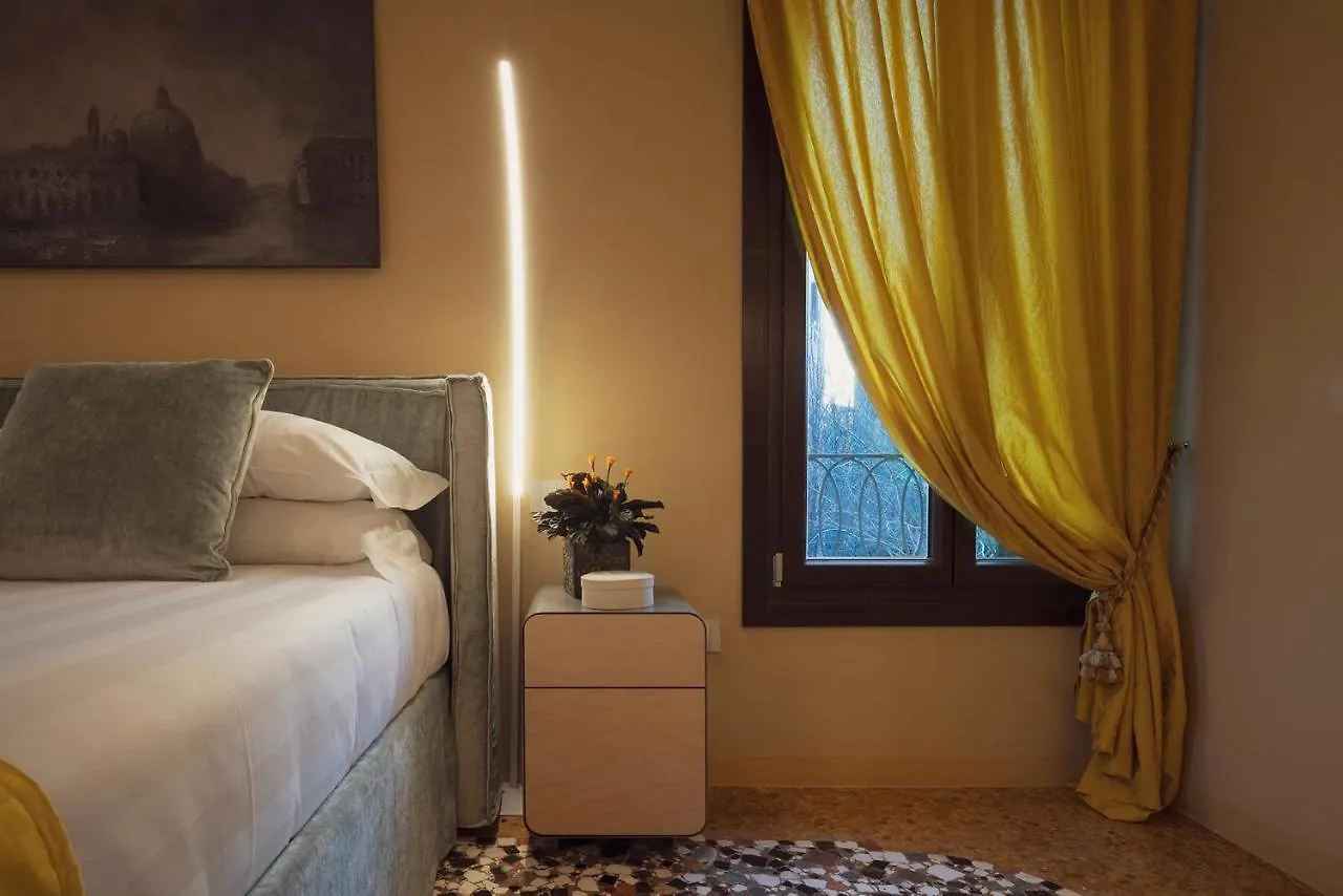 Cinqueteste Luxury Home Venice 2*,  Italy