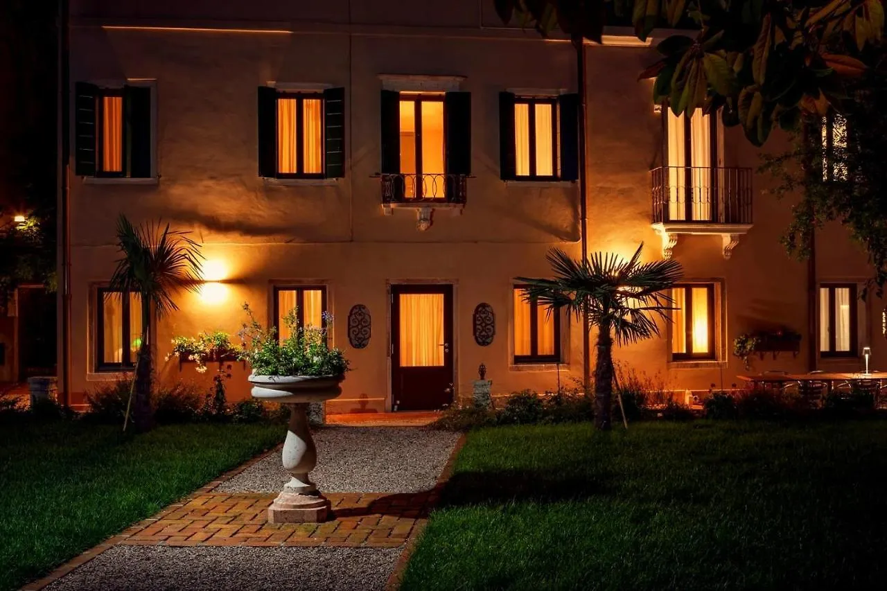 Cinqueteste Luxury Home Venice Italy