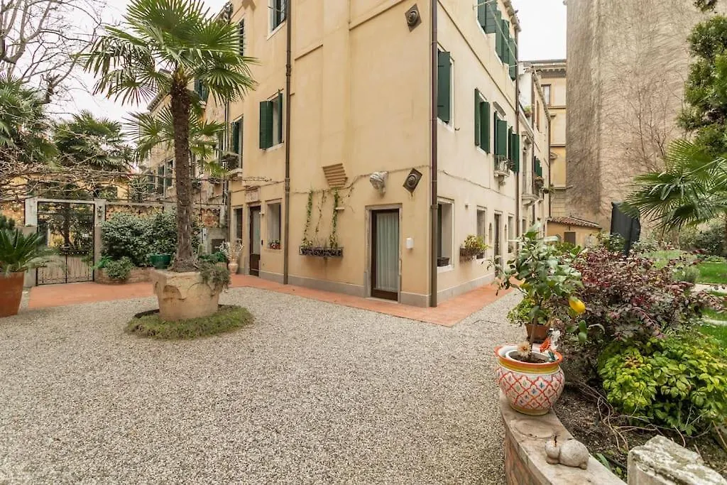 Cinqueteste Luxury Home Venice 2*,  Italy