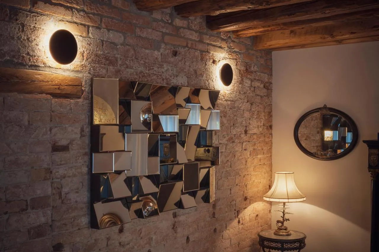 Cinqueteste Luxury Home Venice Italy